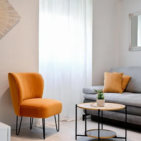 Populare Apartment